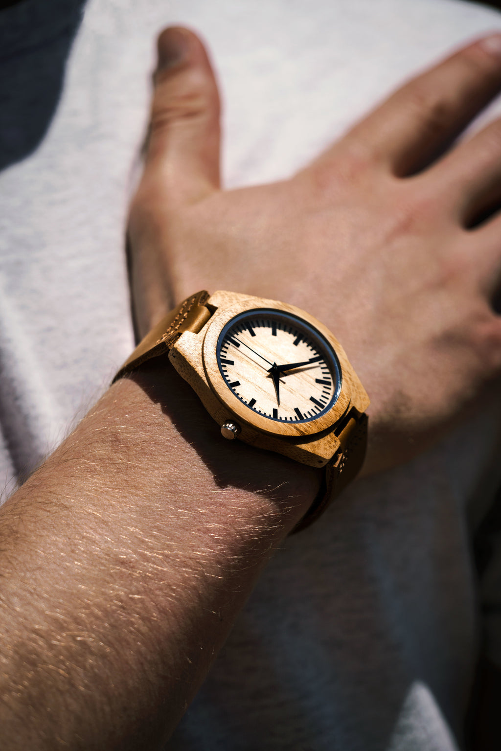 Sveston Black Dial Two-Tone Watch